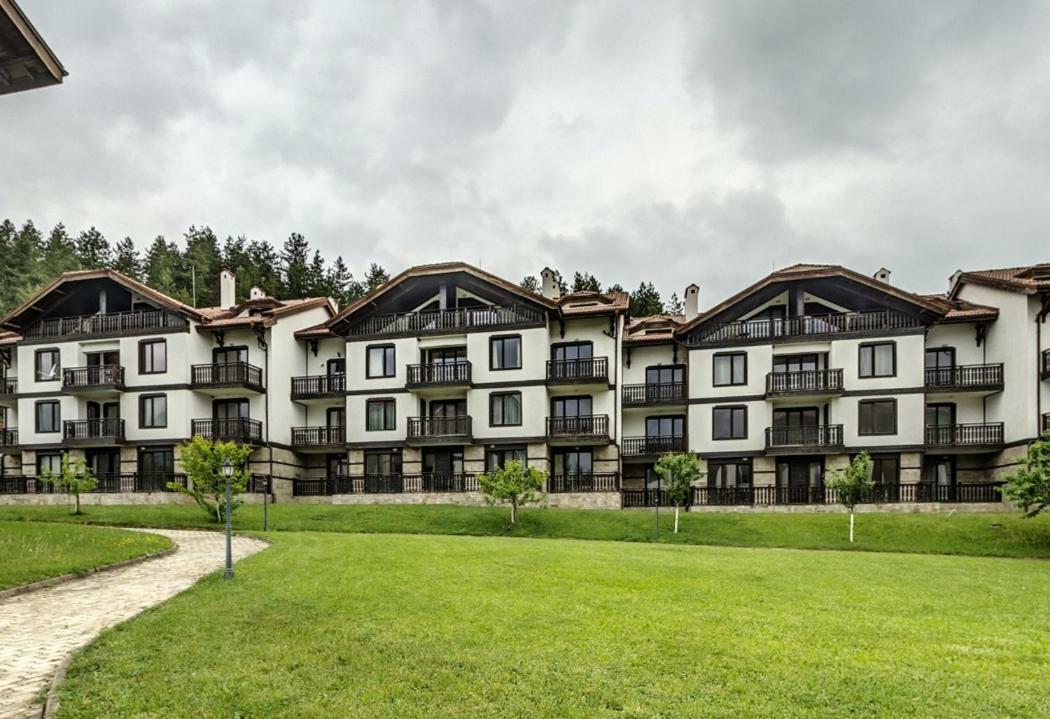 Three Mountains Penthouse Apartment 647 Разлог Екстериор снимка